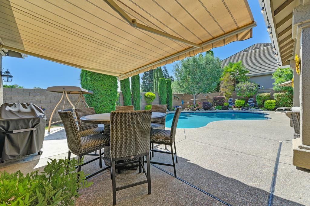 Vienna Drive, Lodi, California image 33