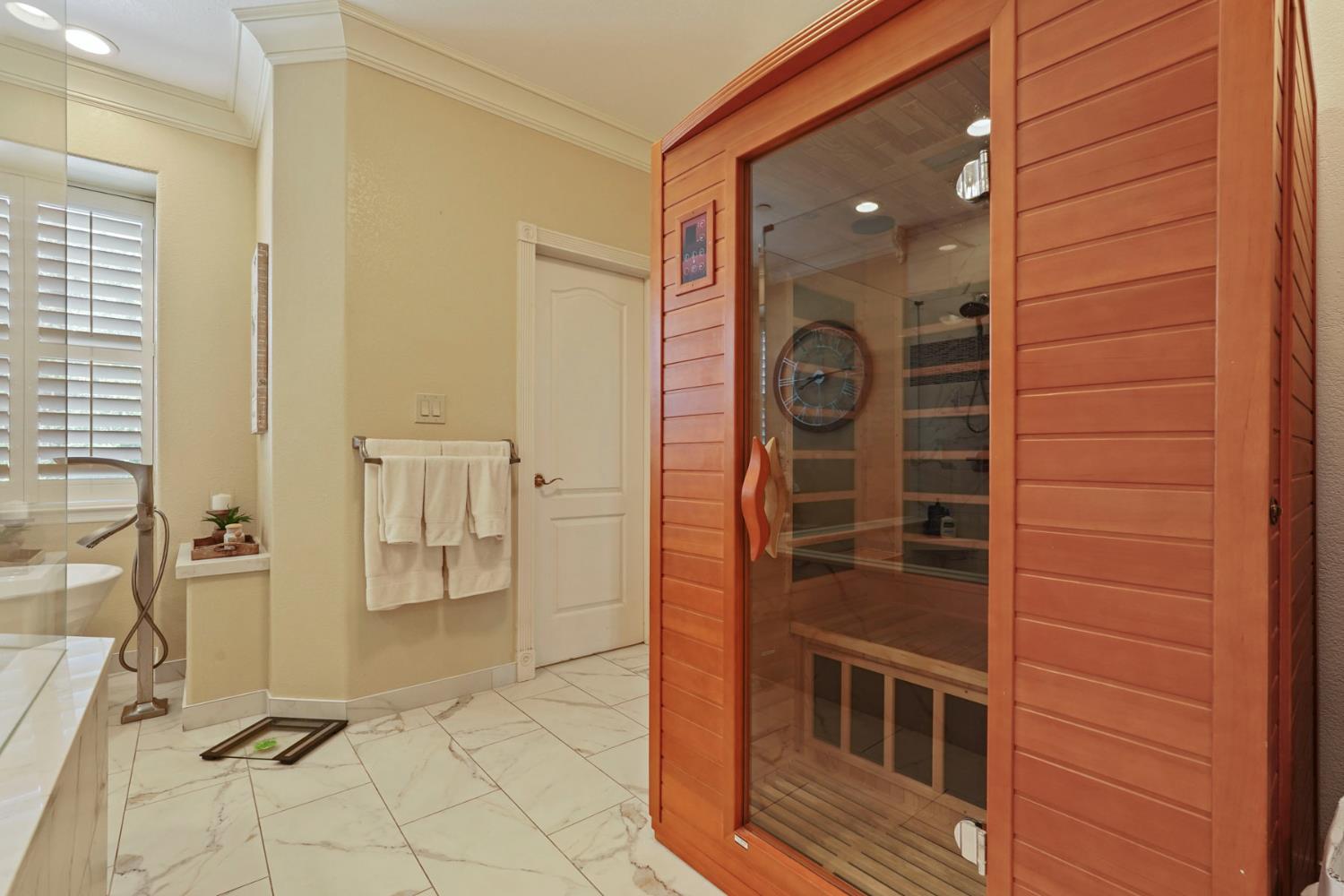 Detail Gallery Image 40 of 74 For 24646 Meadow Creek Ct, Acampo,  CA 95220 - 4 Beds | 4/1 Baths
