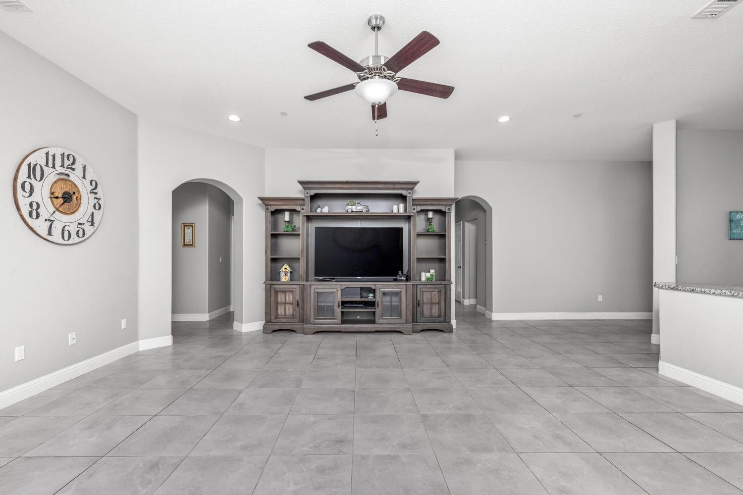 Peach, Manteca, California image 11