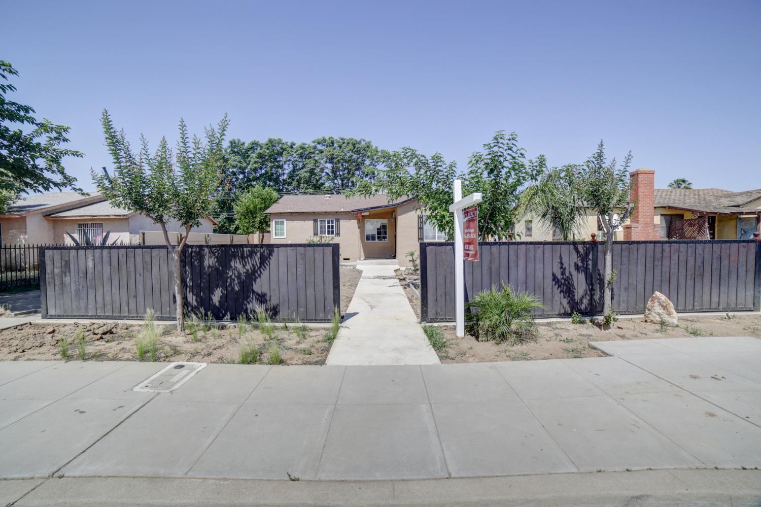 N Lake Street, Madera, California image 2