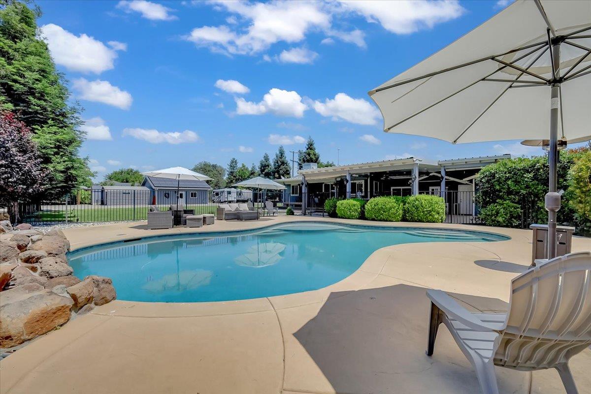 W Dobros Terrace, West Sacramento, California image 2