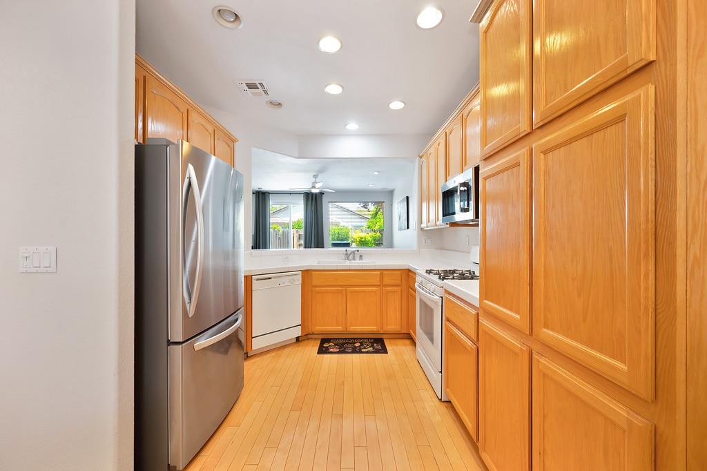 Verdeca Way, Rancho Cordova, California image 8