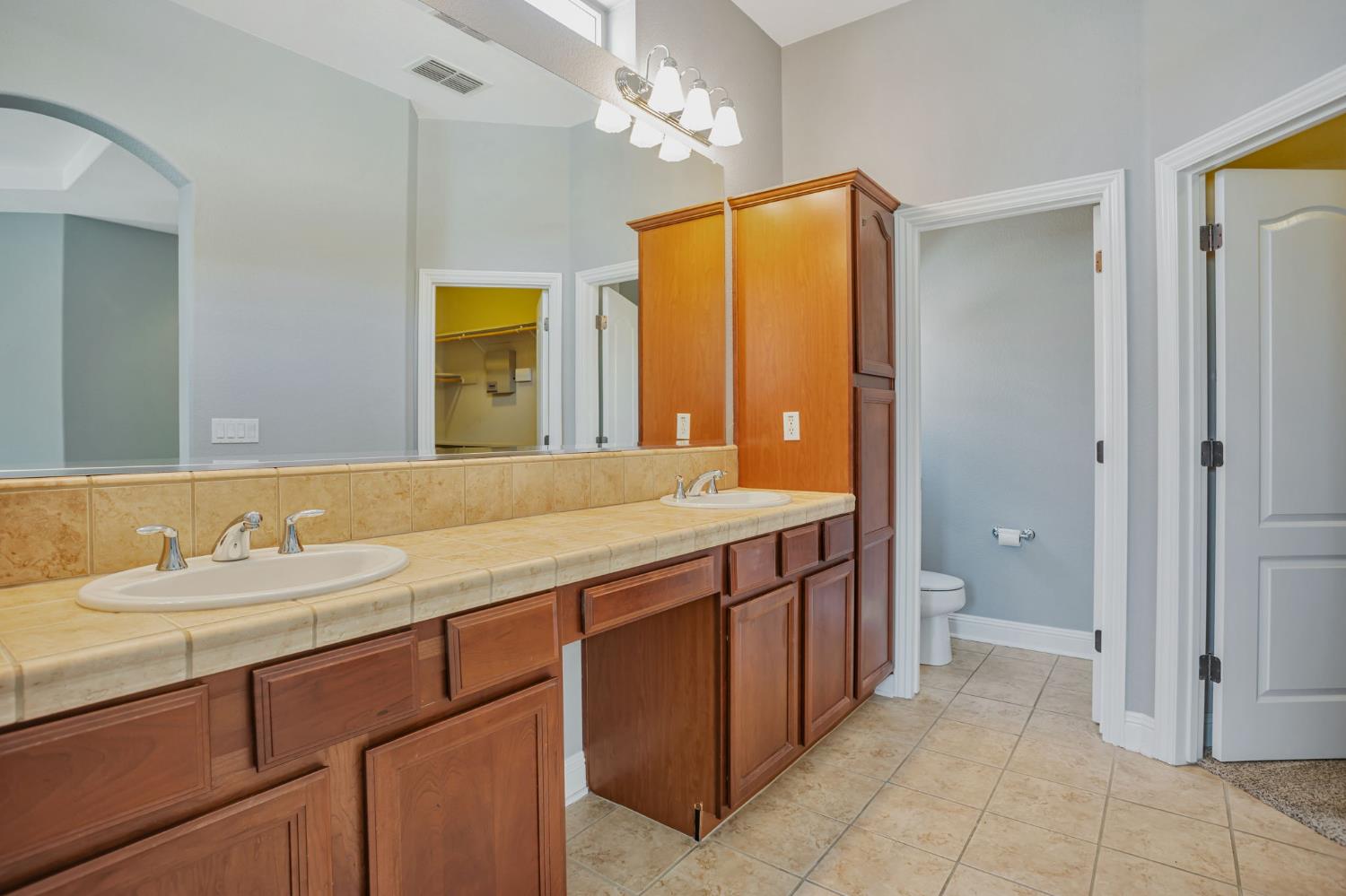 Diamond Park Lane, Roseville, California image 18