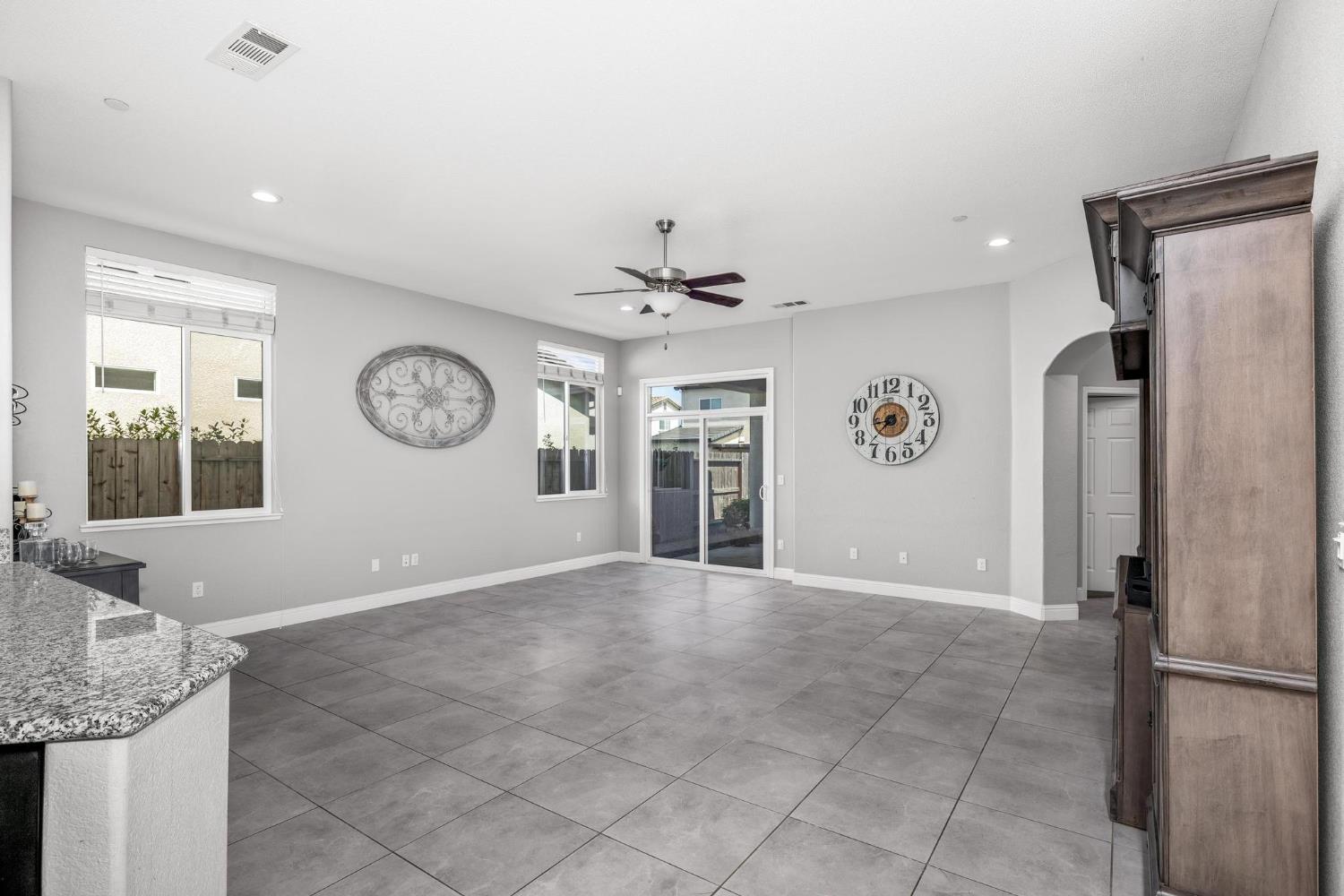 Peach, Manteca, California image 10