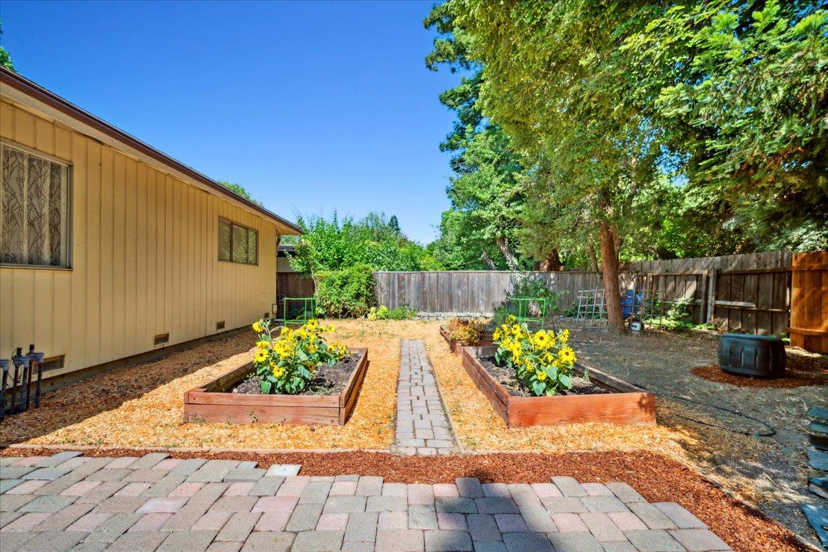 Villanova Drive, Davis, California image 29