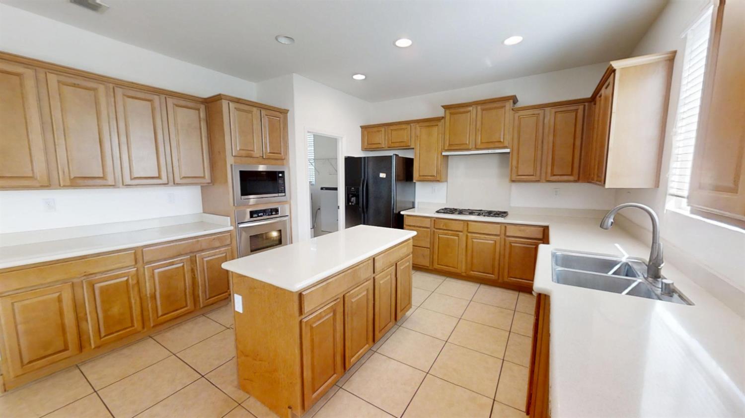 Coconut Tree Court, Elk Grove, California image 4