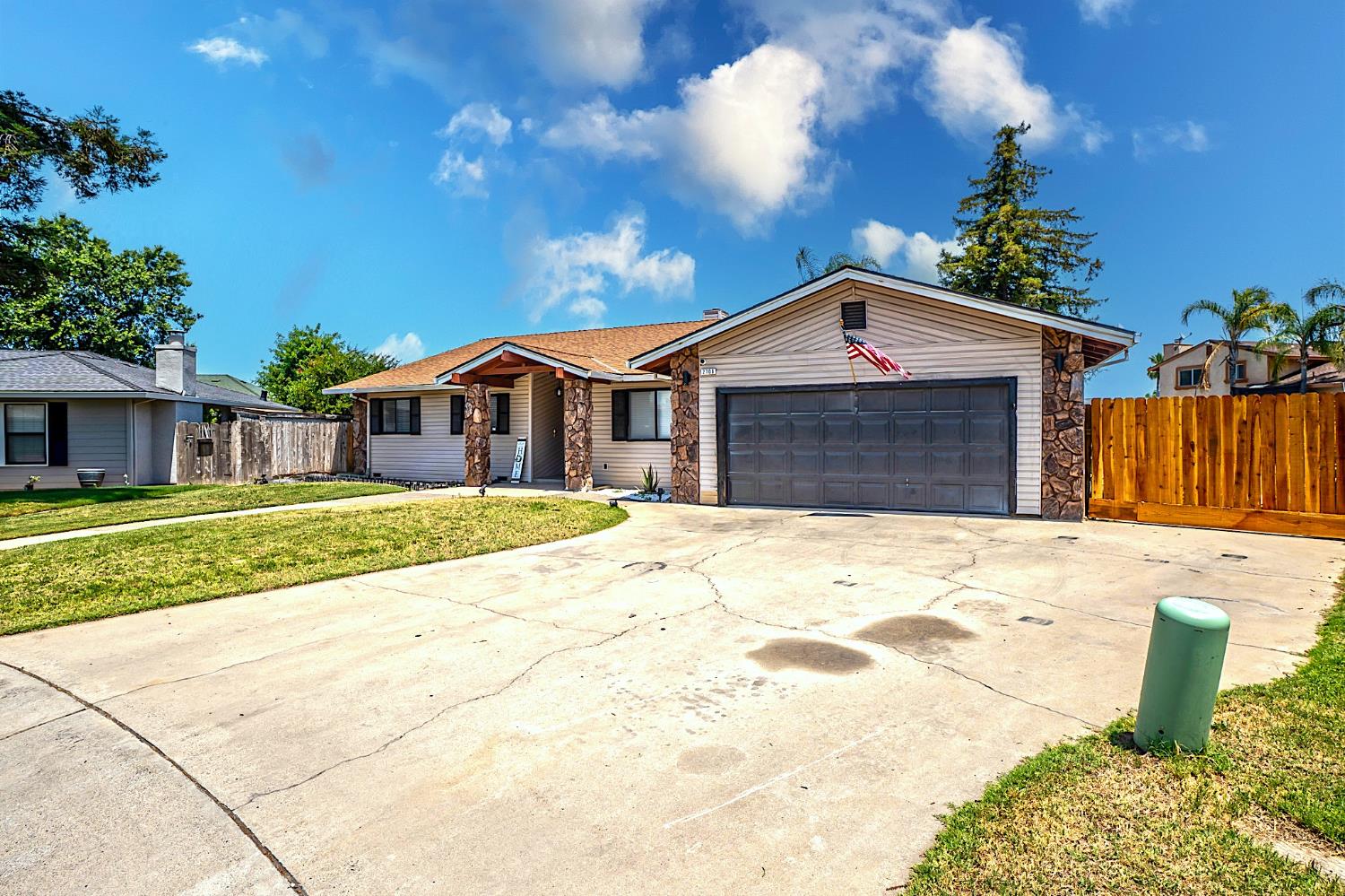 Oxford Avenue, Turlock, California image 7