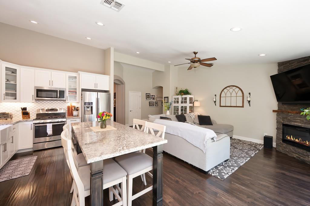 Rowlands Court, Folsom, California image 12