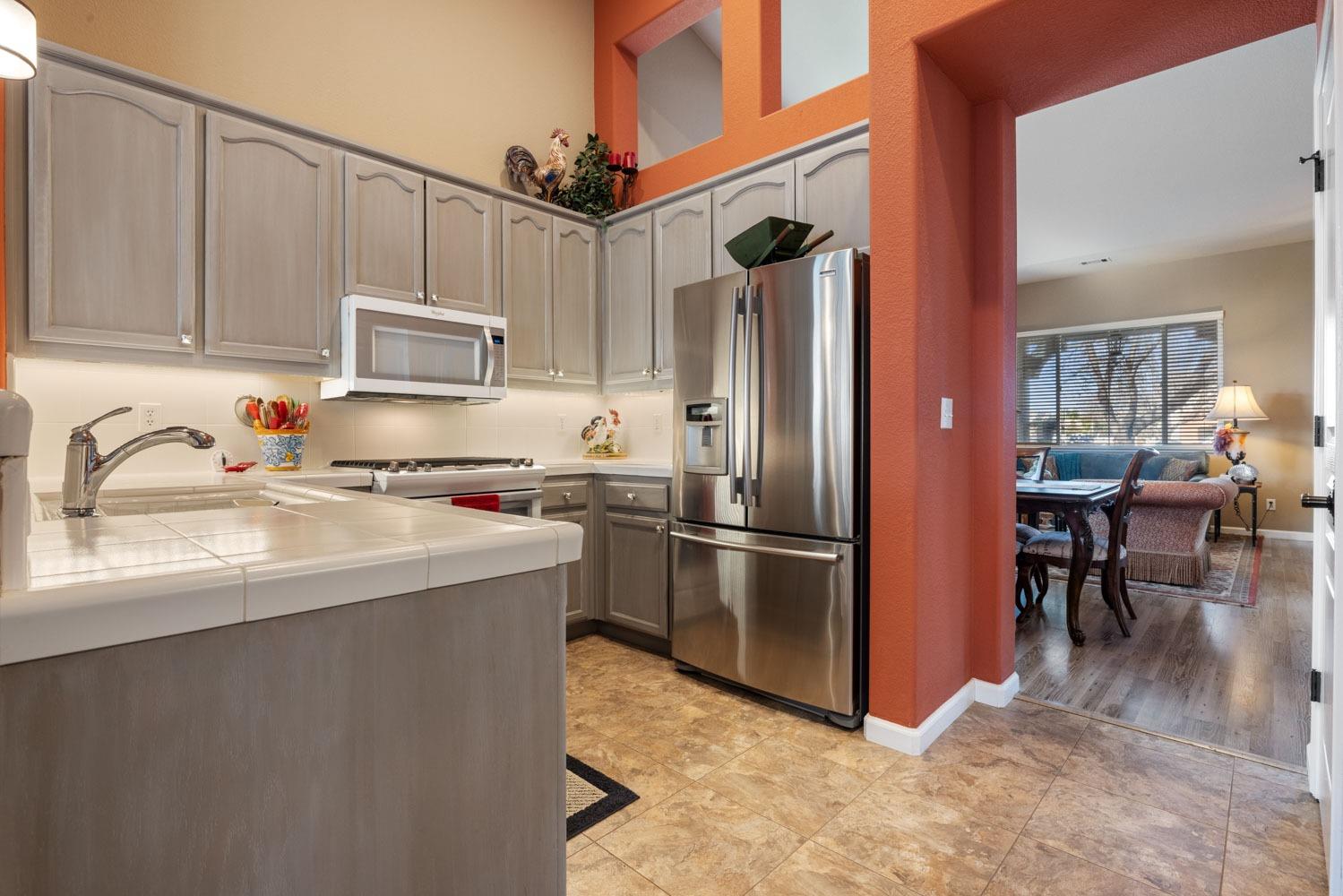 Hyde Park Lane, Manteca, California image 14