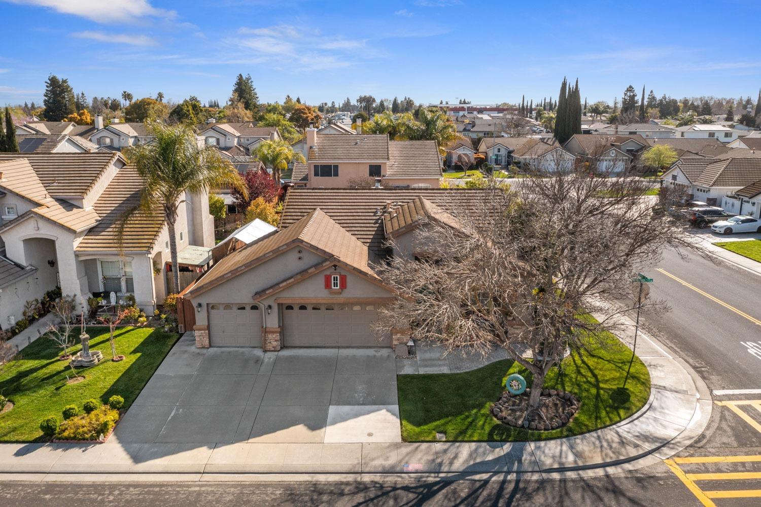 Hyde Park Lane, Manteca, California image 43