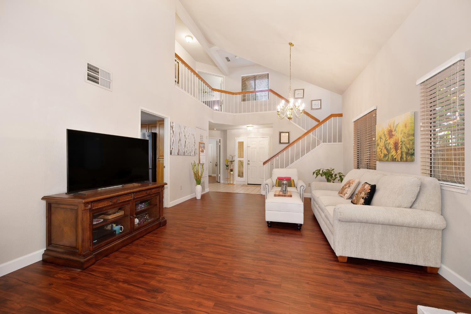 Photo #15: 225072238 Listing: Photo #15
