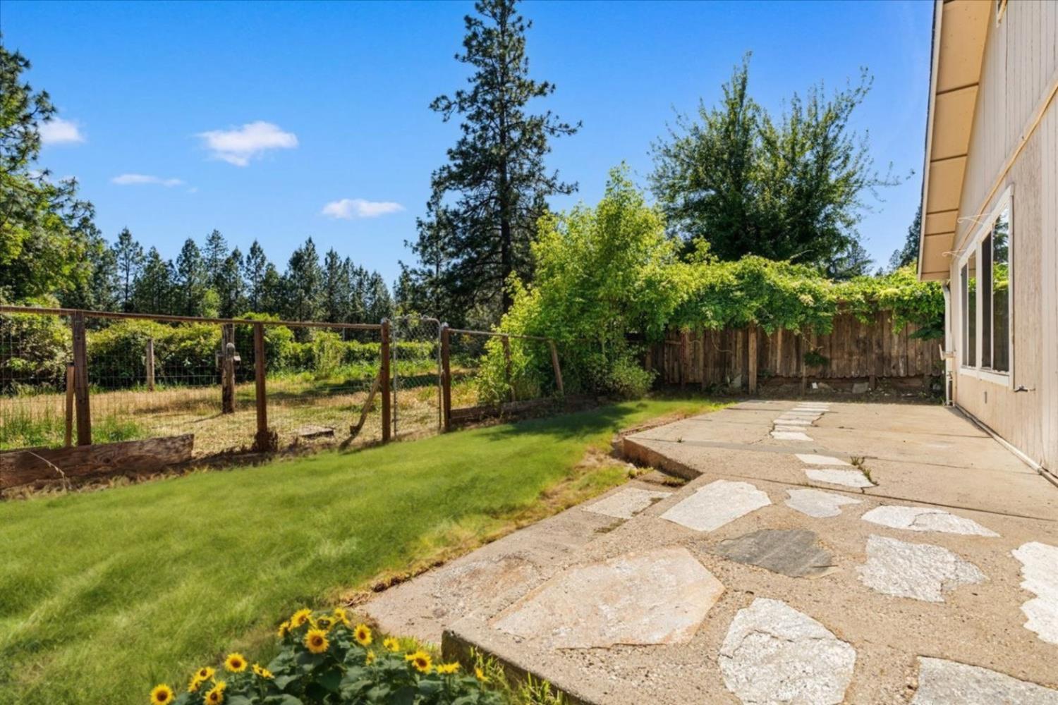 Lamarque Court, Grass Valley, California image 22