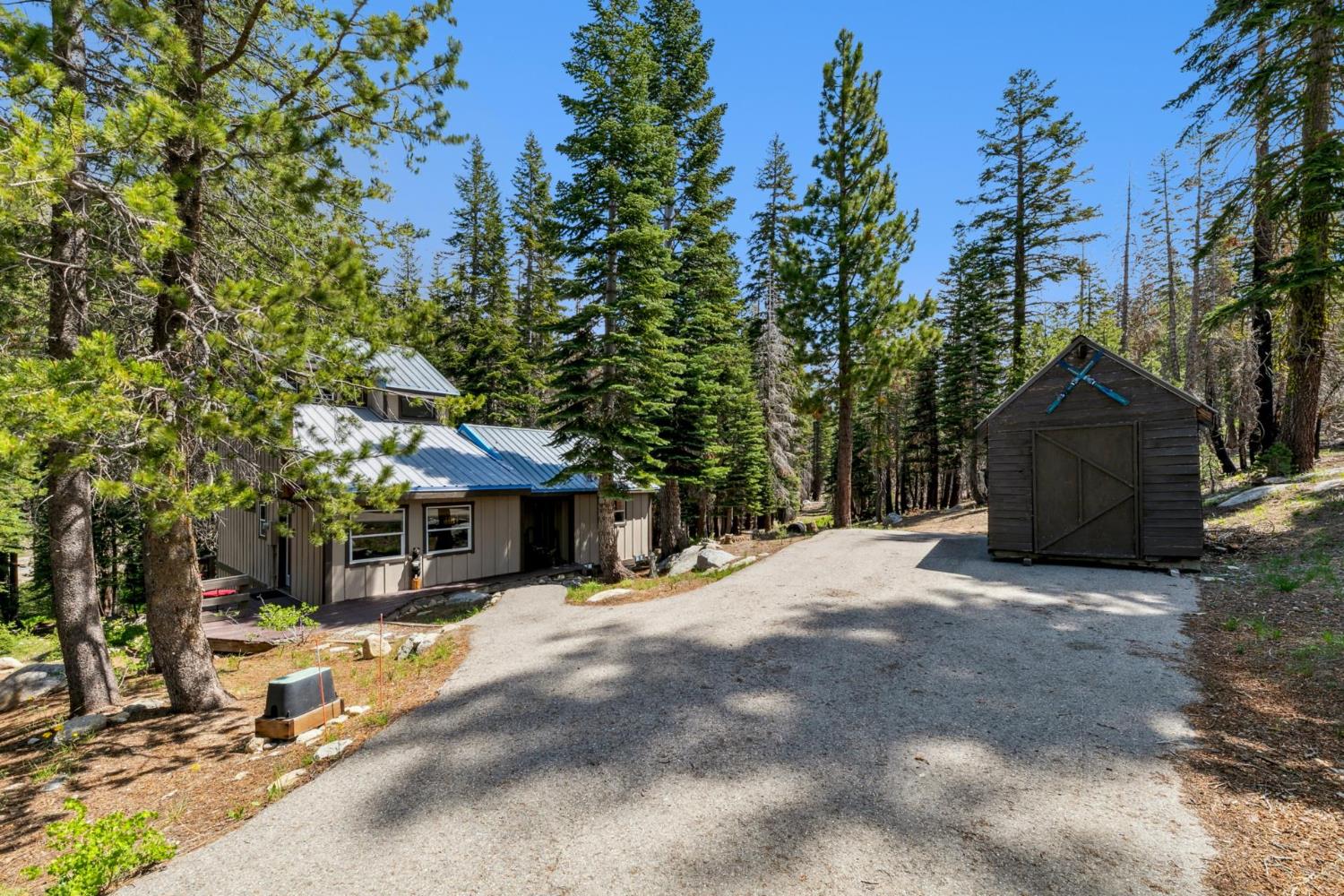 Huckleberry Heights Road, Echo Lake, California image 1