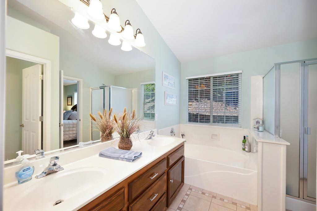 Rowlands Court, Folsom, California image 39