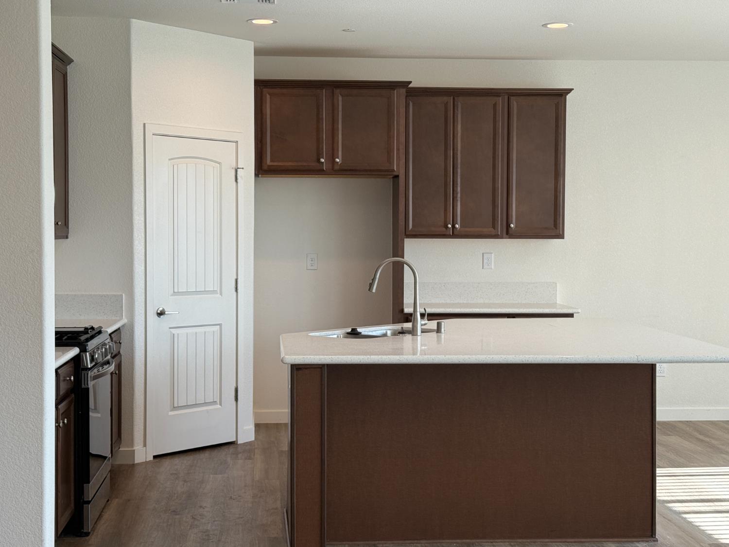 Morro Court, Los Banos, California image 4