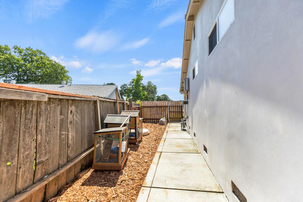 Mangrove Court, Orangevale, California image 47
