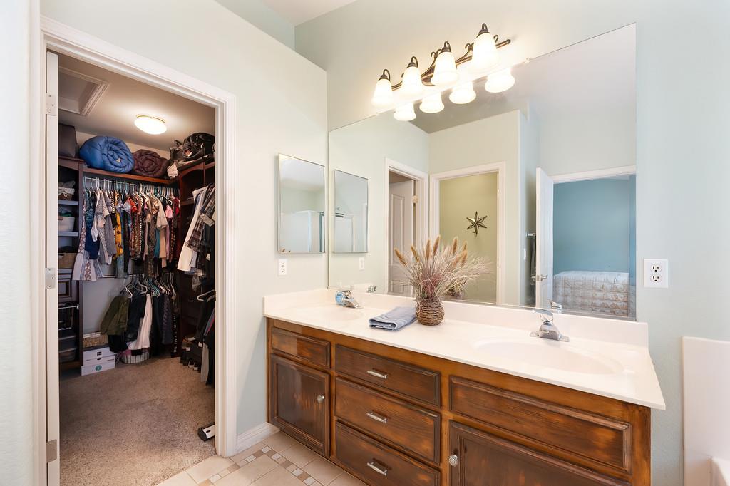 Rowlands Court, Folsom, California image 37