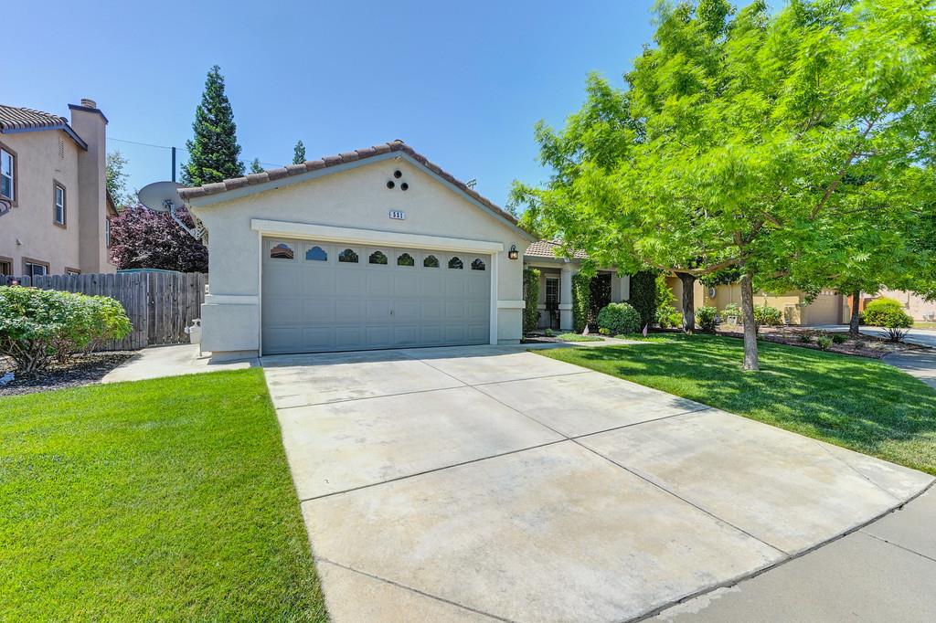Rowlands Court, Folsom, California image 2