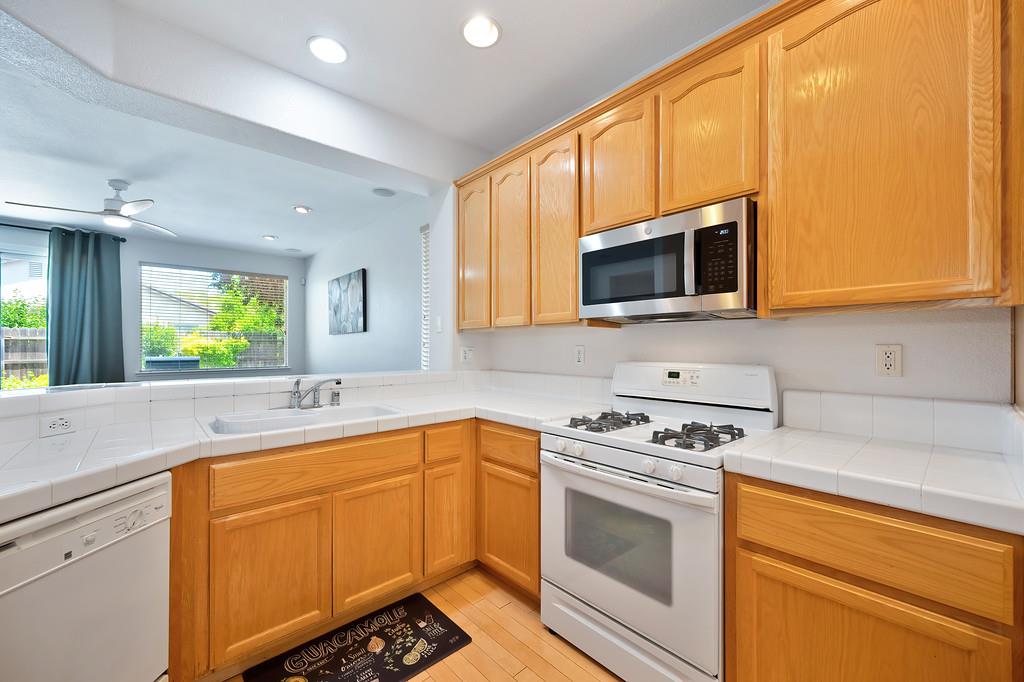 Verdeca Way, Rancho Cordova, California image 9