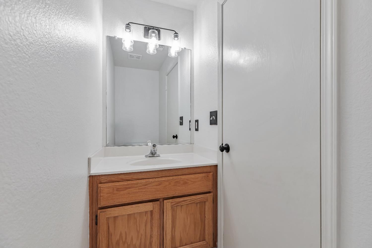 Dimensions Lane, Elk Grove, California image 31