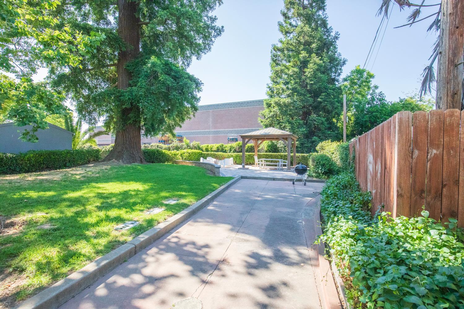 4th Avenue, Sacramento, California image 25