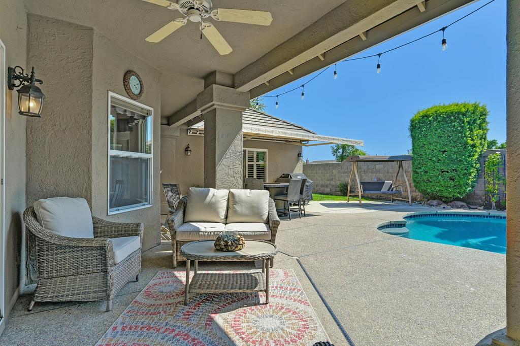 Vienna Drive, Lodi, California image 32