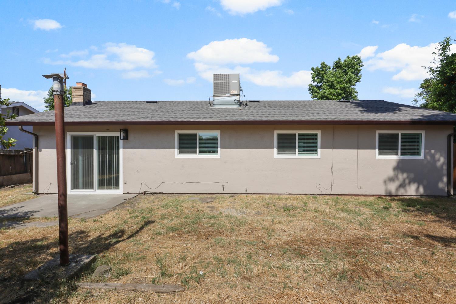 Detail Gallery Image 40 of 42 For 1752 Crestwood Cir, Stockton,  CA 95210 - 4 Beds | 2 Baths