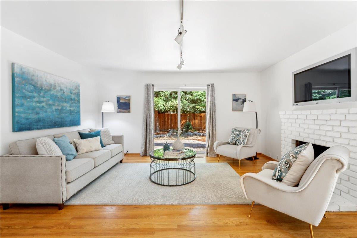 Villanova Drive, Davis, California image 15