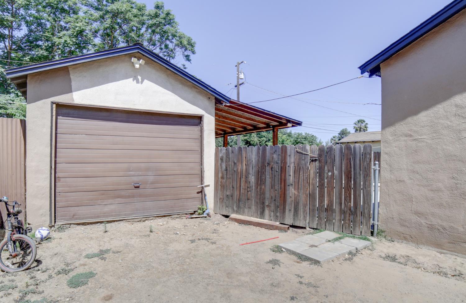 N Lake Street, Madera, California image 29