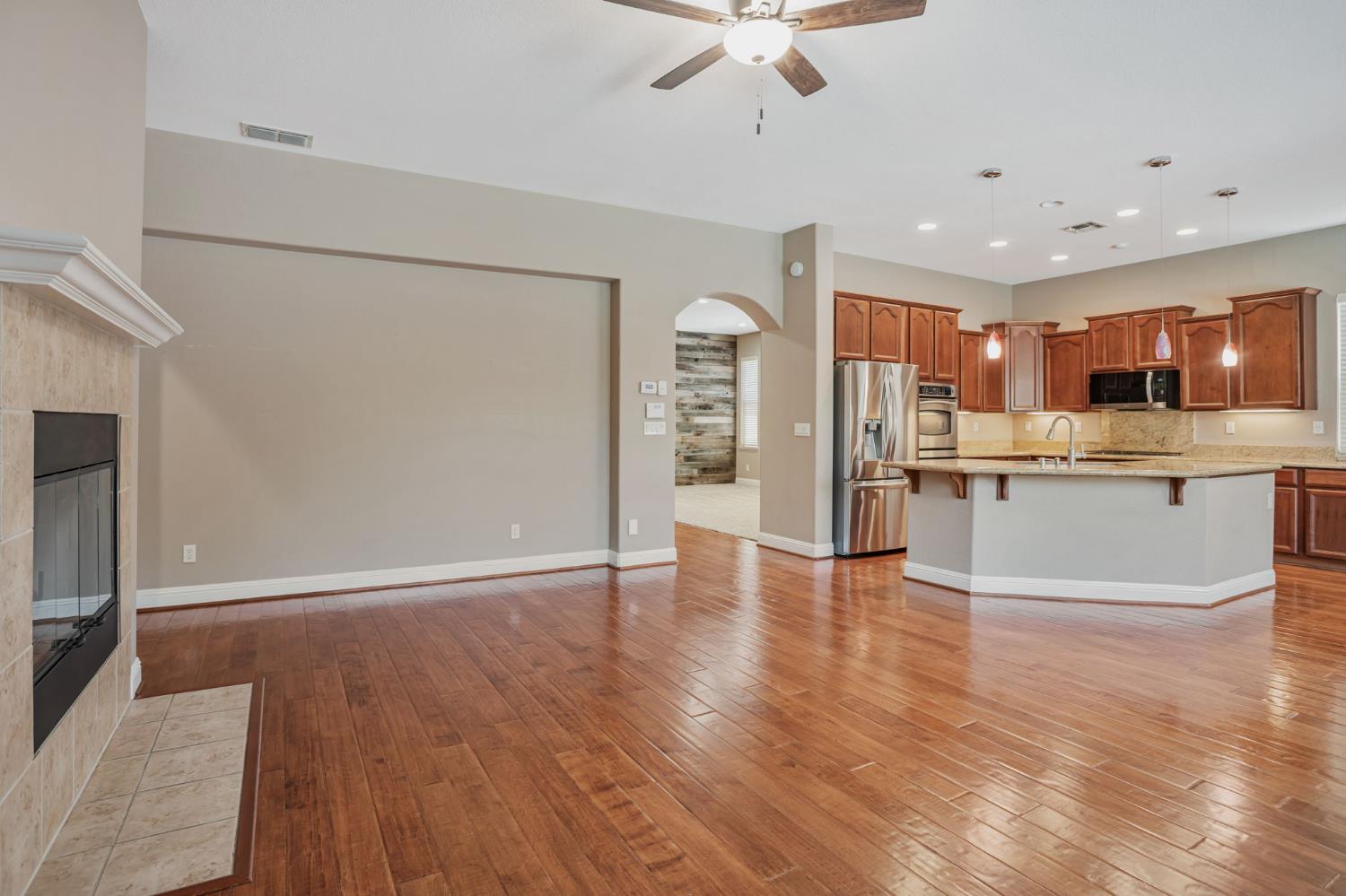 Diamond Park Lane, Roseville, California image 10