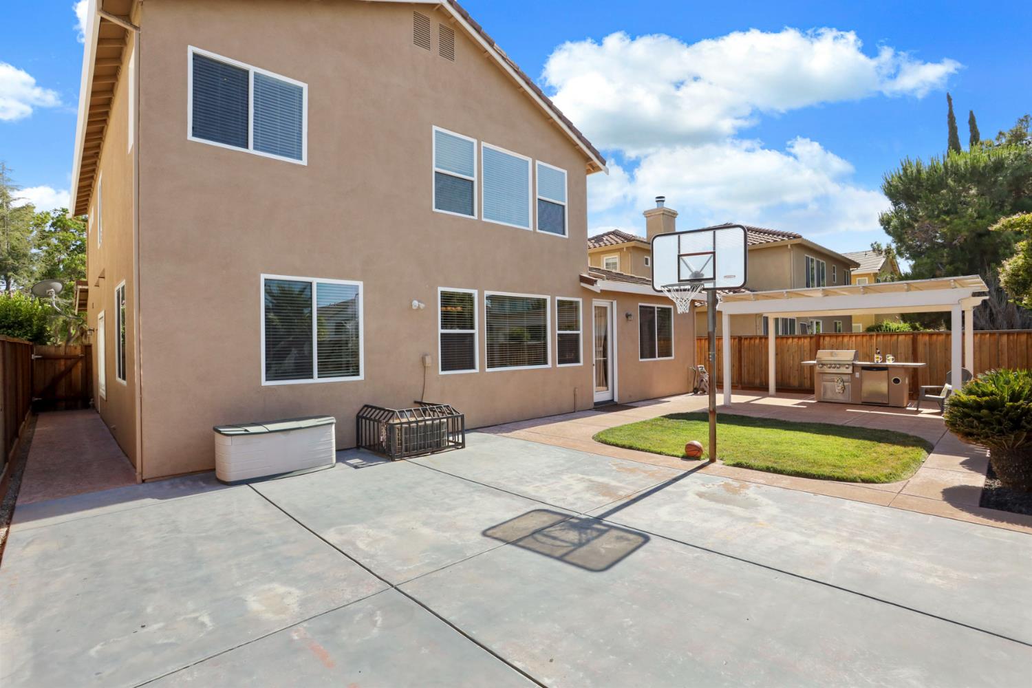 Golden Leaf Lane, Tracy, California image 25