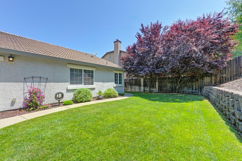 Rowlands Court, Folsom, California image 50