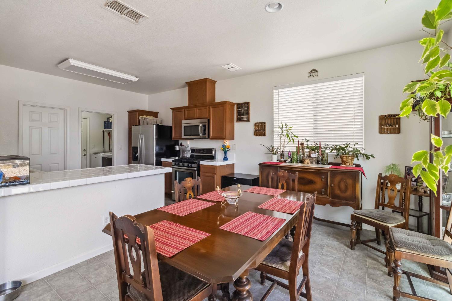 Minories Drive, Olivehurst, California image 12