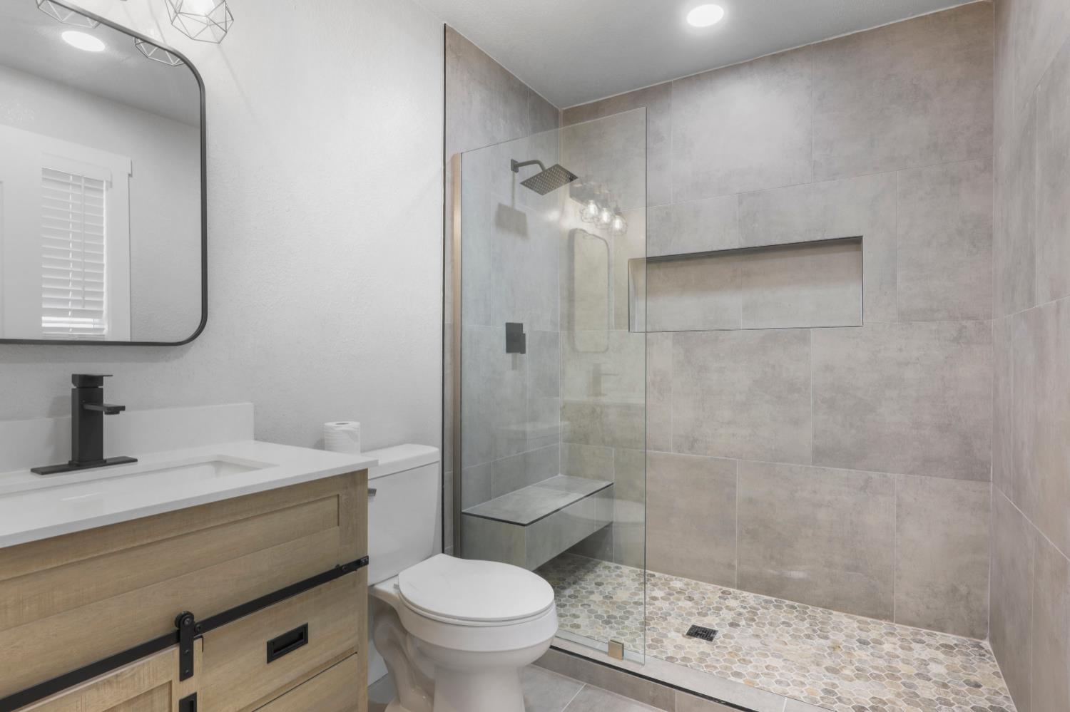 Detail Gallery Image 31 of 42 For 1752 Crestwood Cir, Stockton,  CA 95210 - 4 Beds | 2 Baths