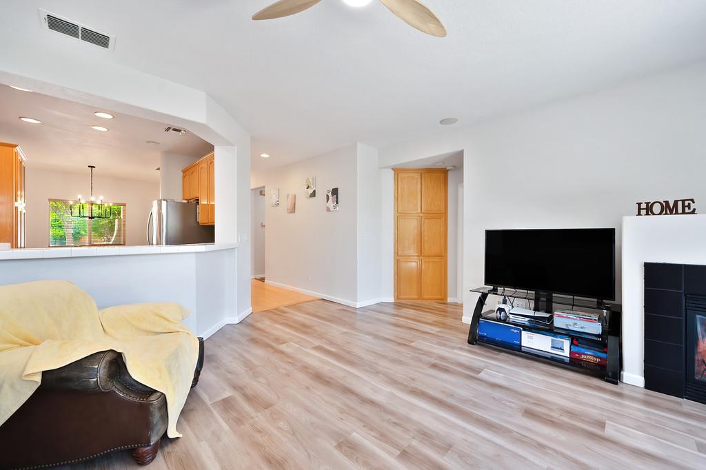 Verdeca Way, Rancho Cordova, California image 17
