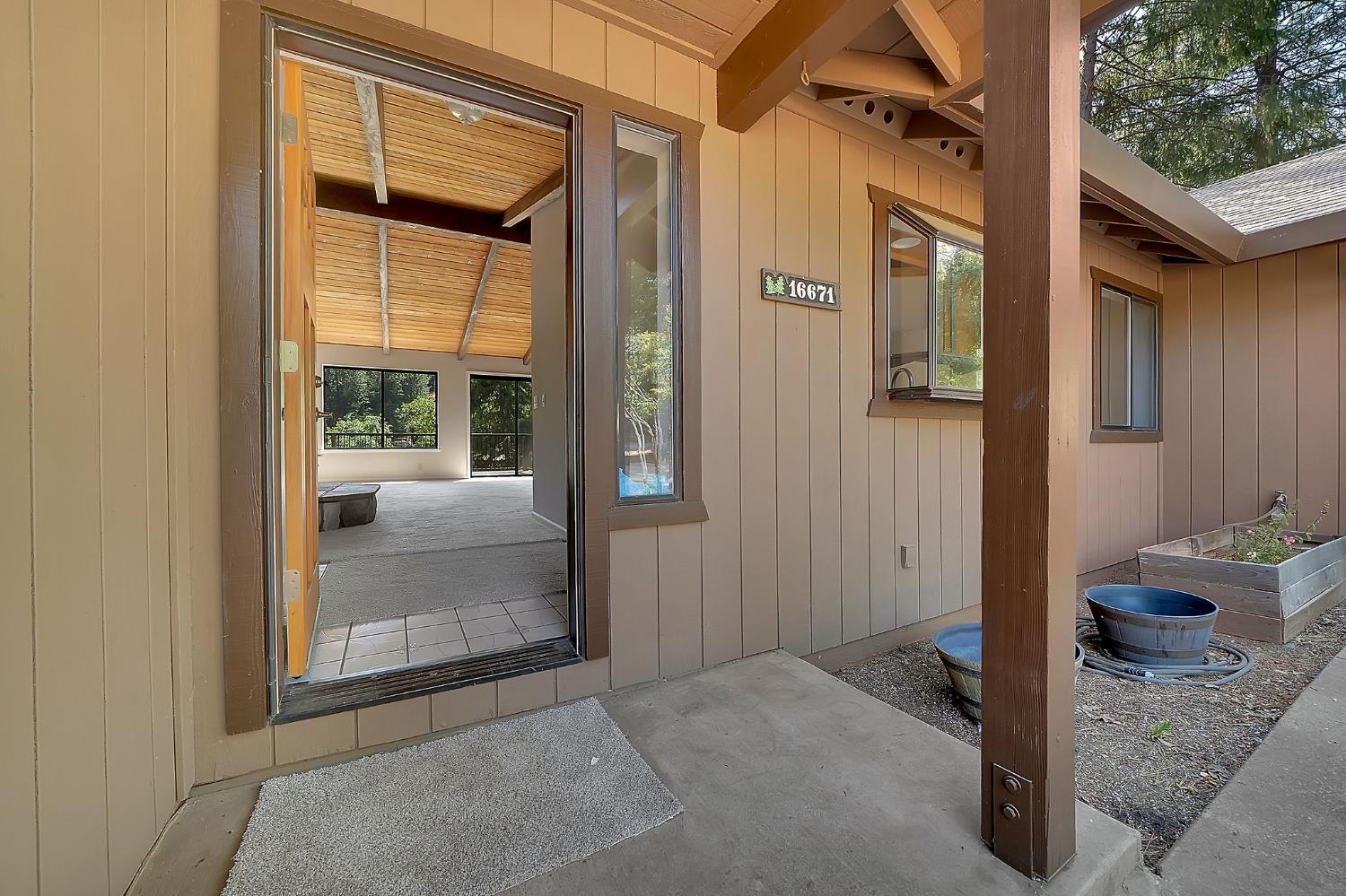 Delores Court, Pioneer, California image 5
