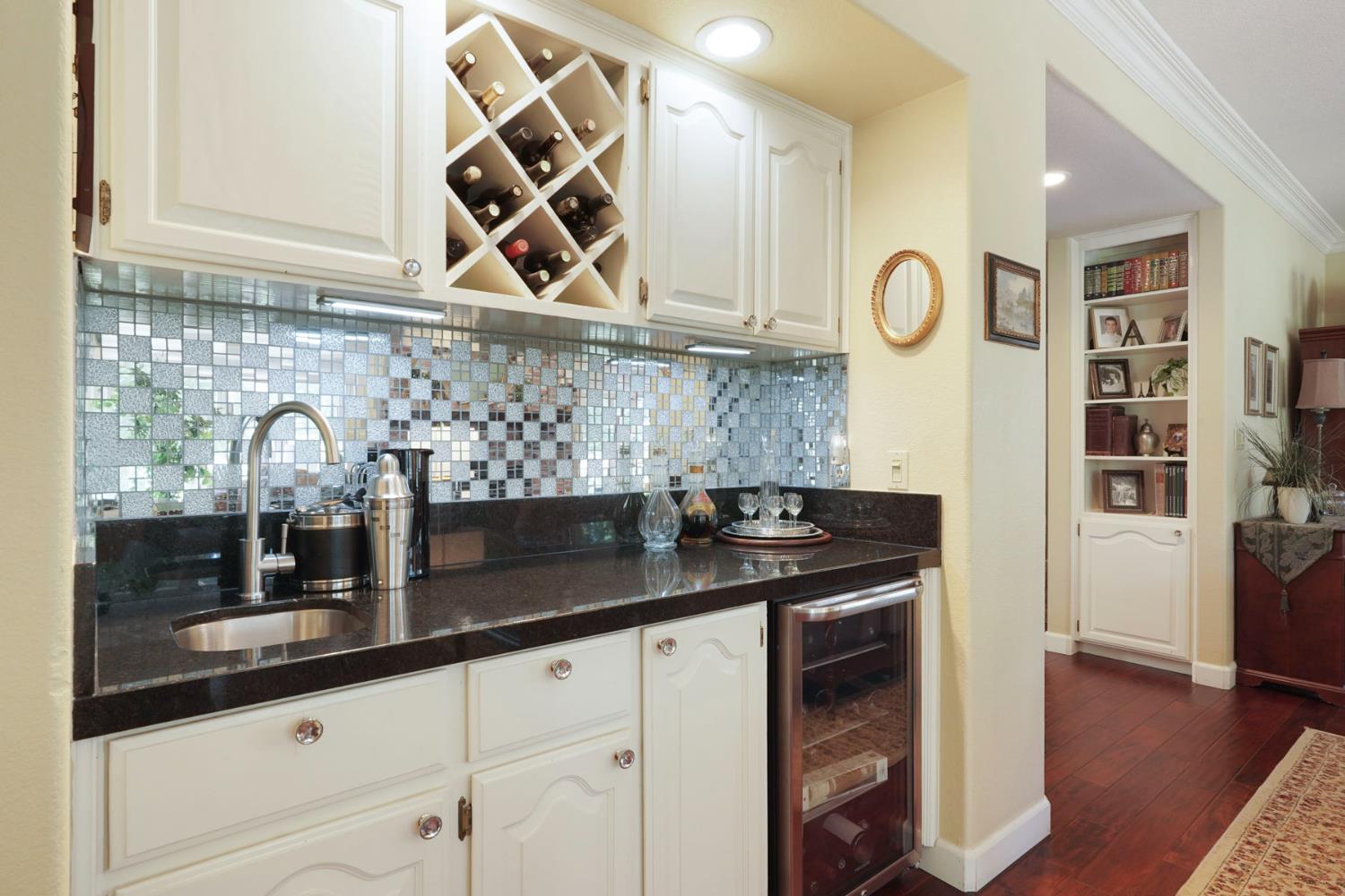 Detail Gallery Image 15 of 74 For 24646 Meadow Creek Ct, Acampo,  CA 95220 - 4 Beds | 4/1 Baths