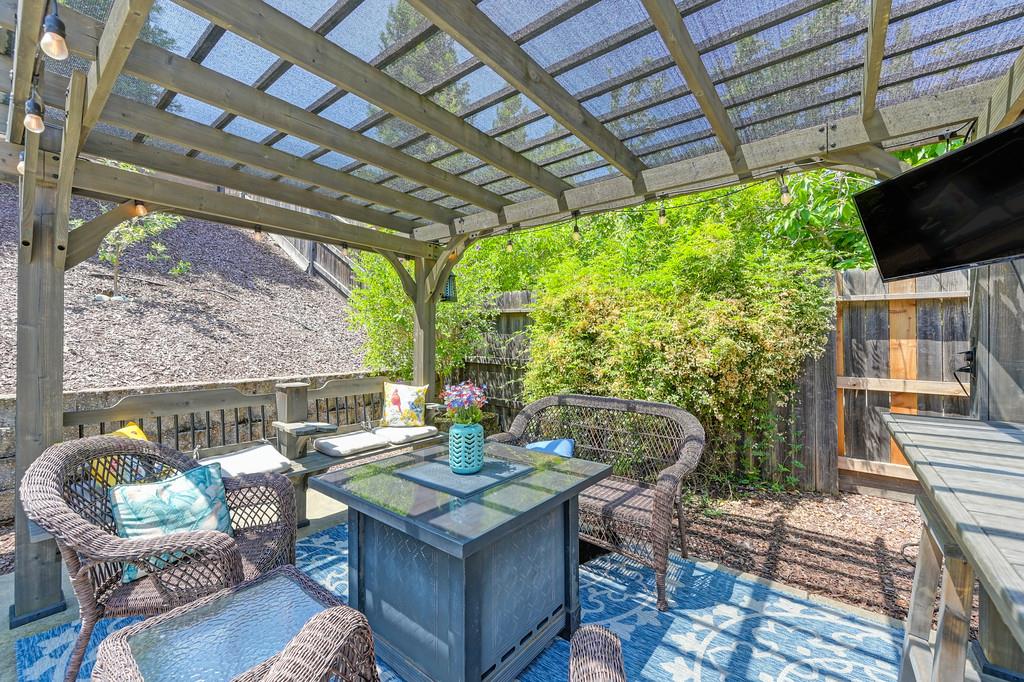 Rowlands Court, Folsom, California image 44