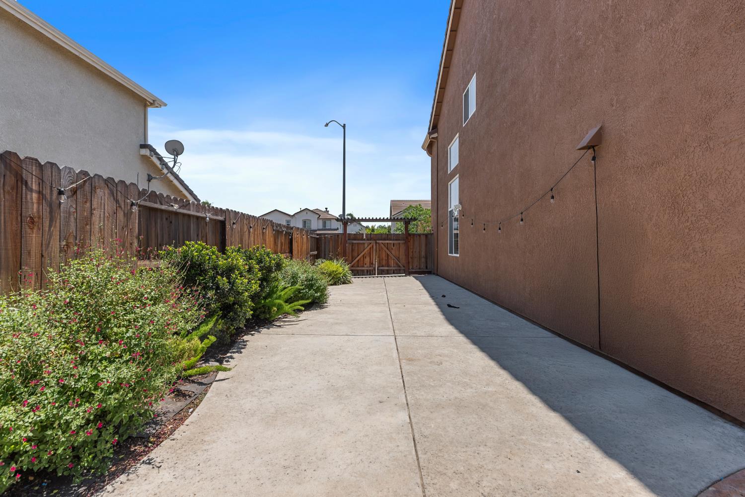Autumn Creek Court, Tracy, California image 36