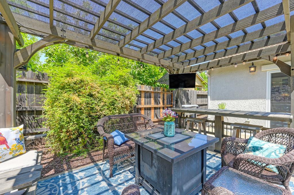 Rowlands Court, Folsom, California image 48
