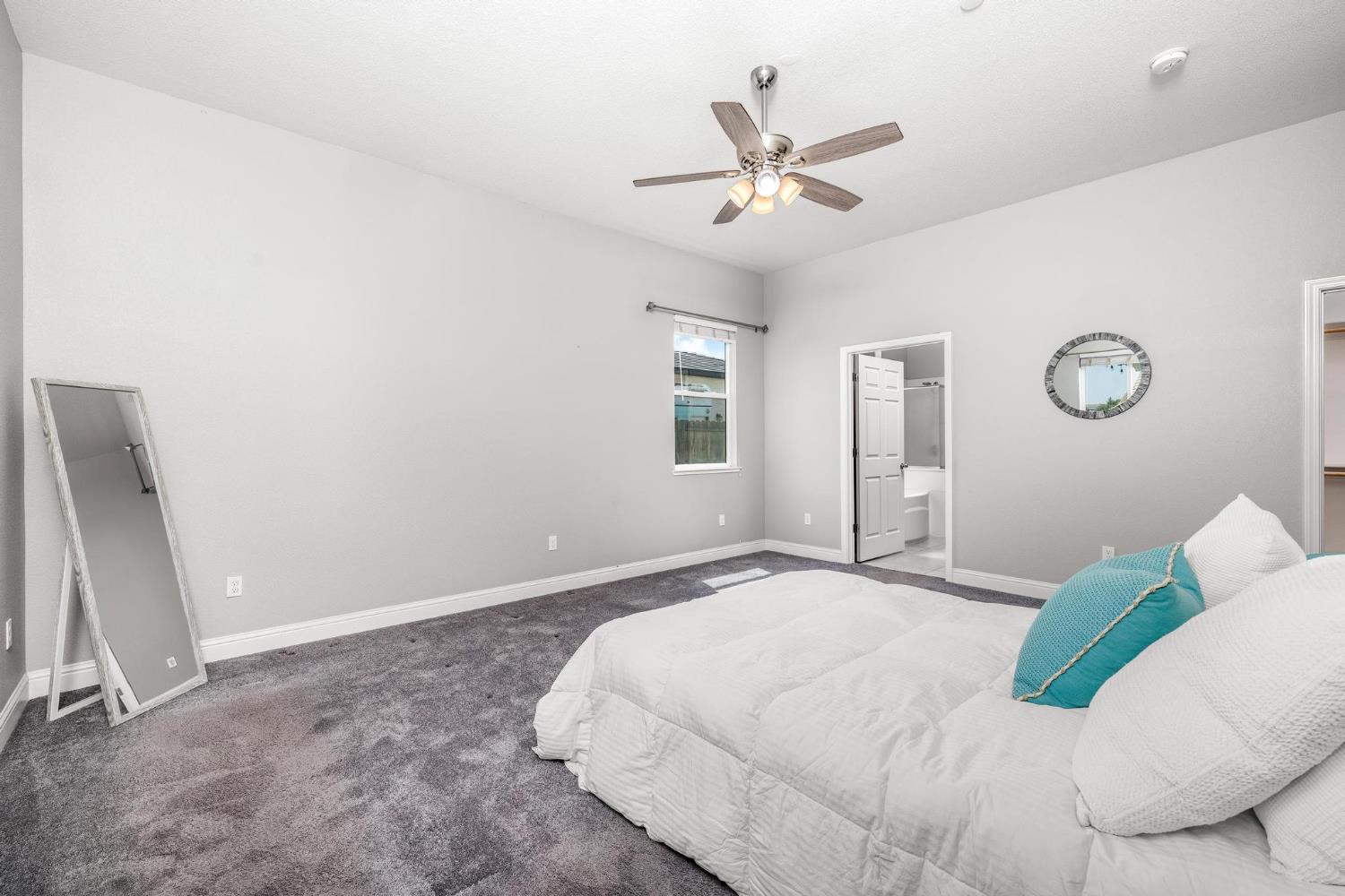Peach, Manteca, California image 19
