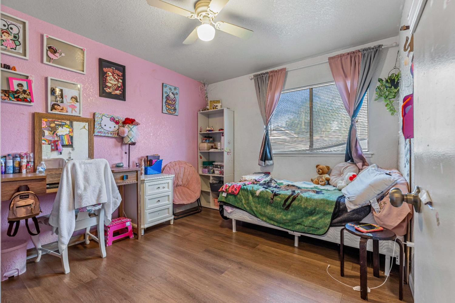 Laurel Avenue, Modesto, California image 14