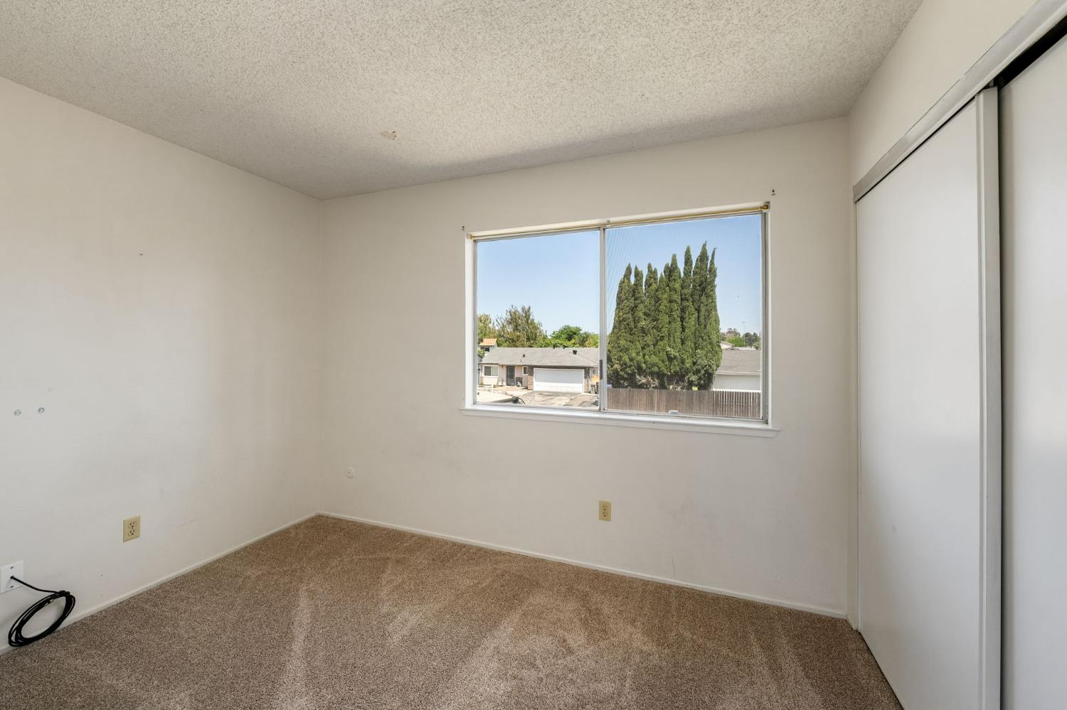 Paramount Circle, Sacramento, California image 19