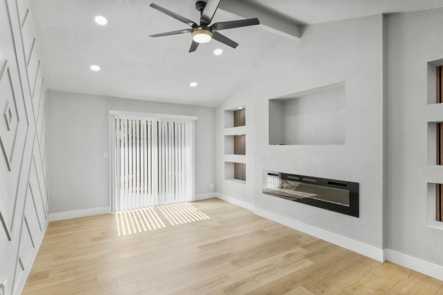 Detail Gallery Image 20 of 42 For 1752 Crestwood Cir, Stockton,  CA 95210 - 4 Beds | 2 Baths
