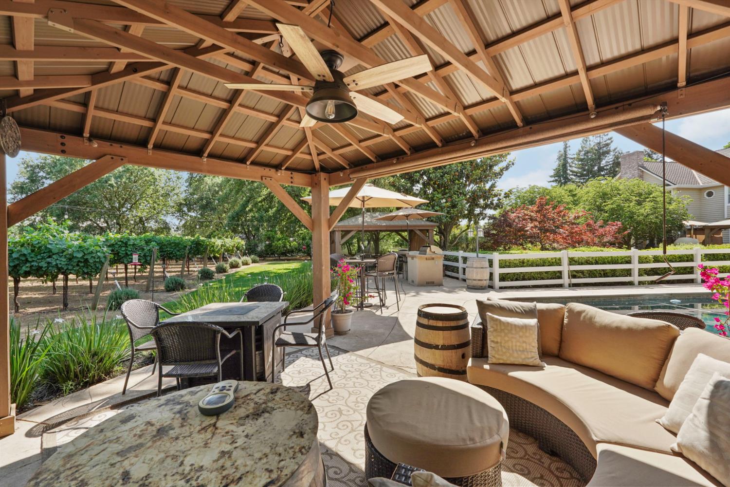 Detail Gallery Image 51 of 74 For 24646 Meadow Creek Ct, Acampo,  CA 95220 - 4 Beds | 4/1 Baths