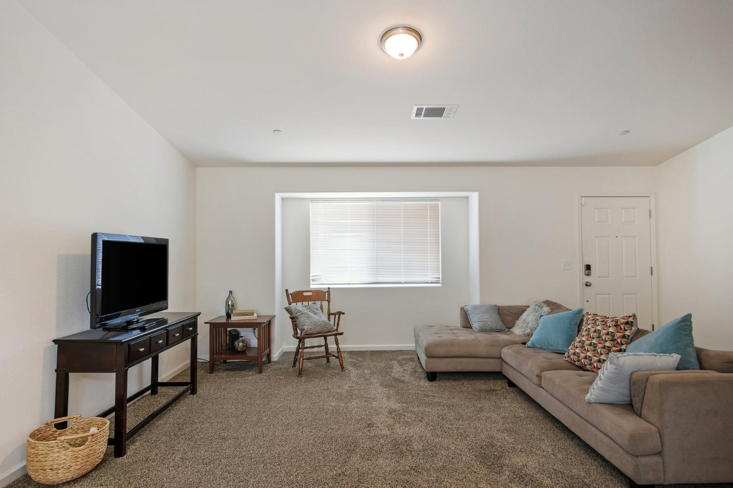W Petrel Court, Winton, California image 5