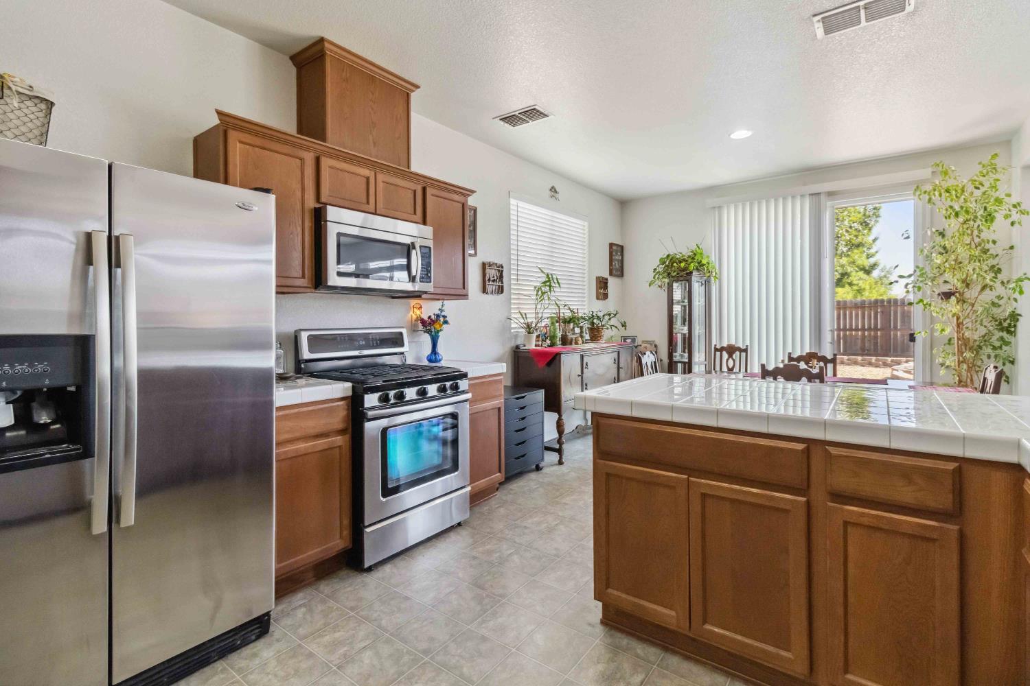 Minories Drive, Olivehurst, California image 15