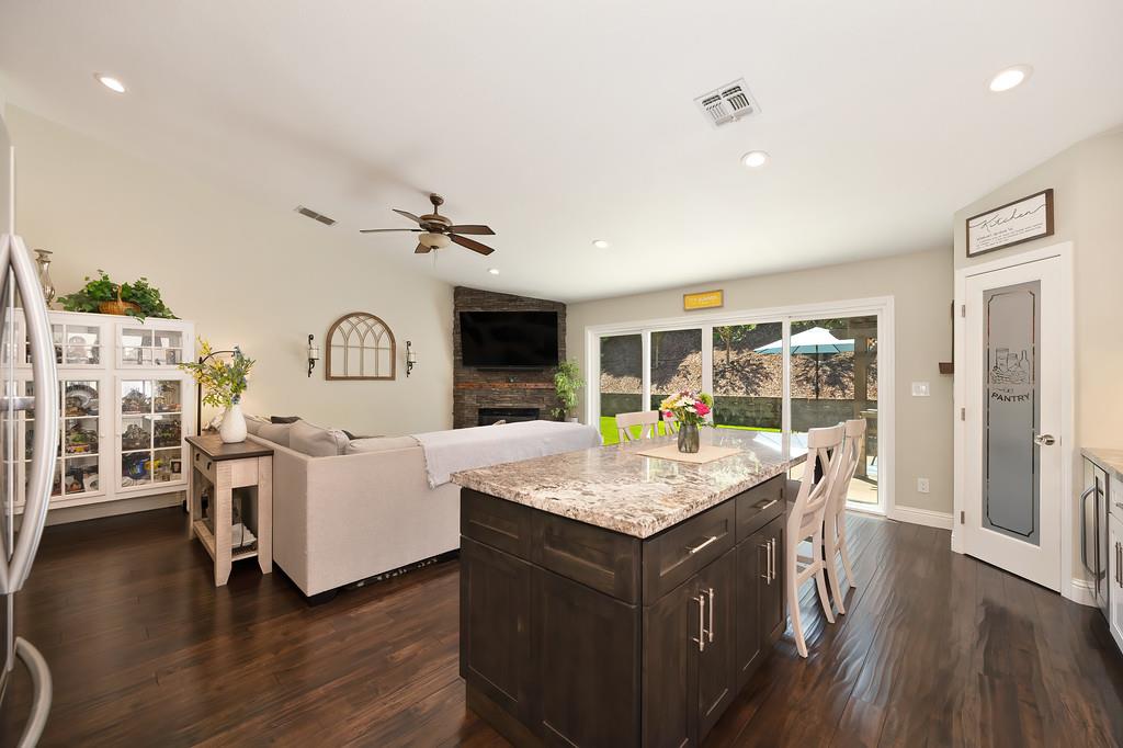 Rowlands Court, Folsom, California image 16