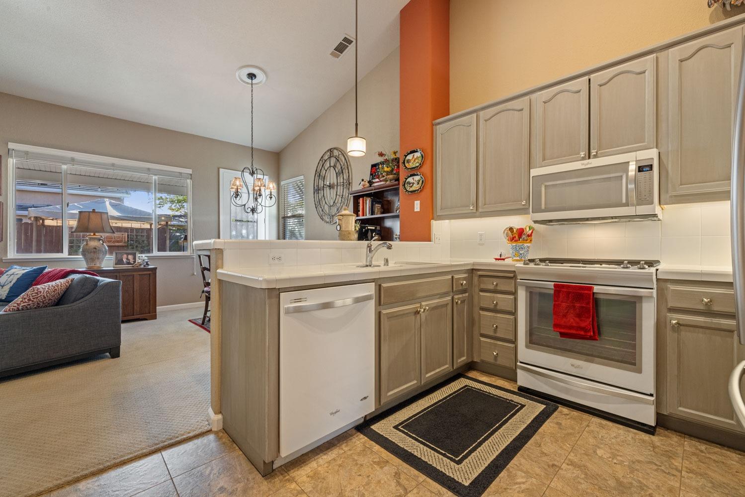 Hyde Park Lane, Manteca, California image 12