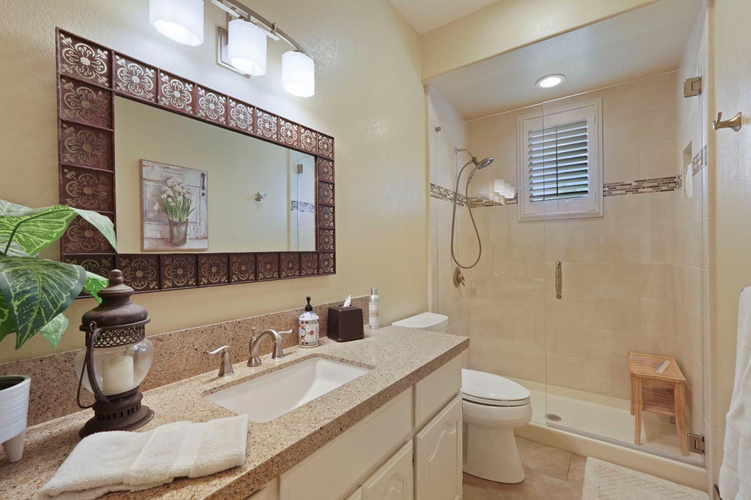 Detail Gallery Image 31 of 74 For 24646 Meadow Creek Ct, Acampo,  CA 95220 - 4 Beds | 4/1 Baths